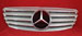 Решетка радиатора Mercedes W211 в стиле AMG.
Для дорестайлинговых моделей.
Год выпуска: 2002-2006.
Материал: ABS-пластик.
Цвет: серебряный / хром полоски.
В комплекте оригинальная эмблема-звезда (NO. A163 888 00 86)