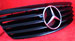 Решетка радиатора Mercedes W211. 
Для дорестайлинговых моделей.
Год выпуска: 2002-2006.
Материал: ABS-пластик.
Цвет: черный глянцевый.
В комплекте оригинальная эмблема-звезда (NO. A163 888 00 86)